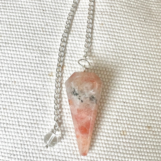 Pendule Hexagonal en Pierre de Soleil – Rayonnement et Vitalité 🌞✨